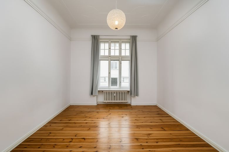 helle Altbau Wohnung in ruhiger, familienfreundlicher Westend Lage Berlins – Schlafzimmer 1