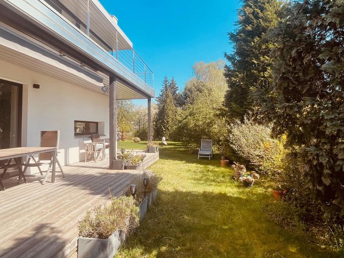 Gartenterrasse im EG