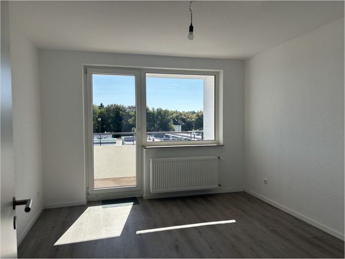 Charmant appartement de 3 pièces avec balcon – Fraîchement rénové et prêt à emménager – Photo 1
