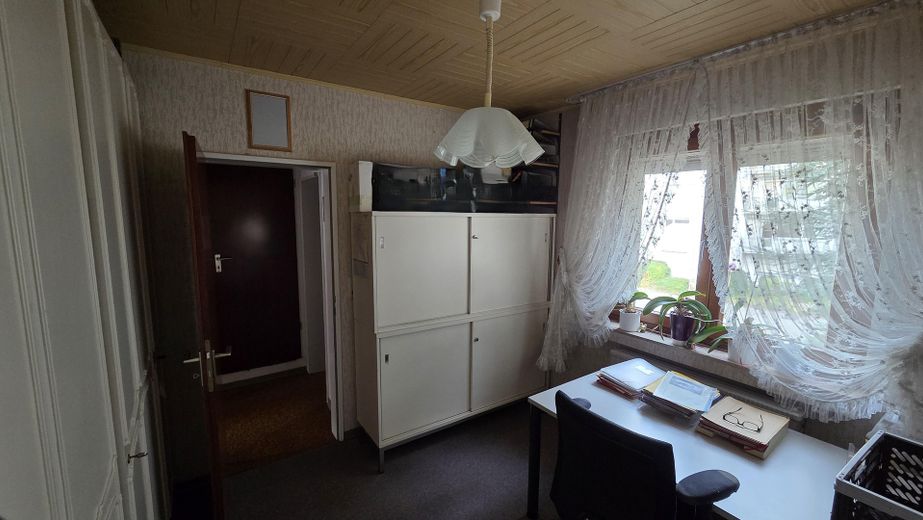 Sin comisión: casa adosada intermedia en Colonia-Esch de particular – Arbeitszimmer 1. OG