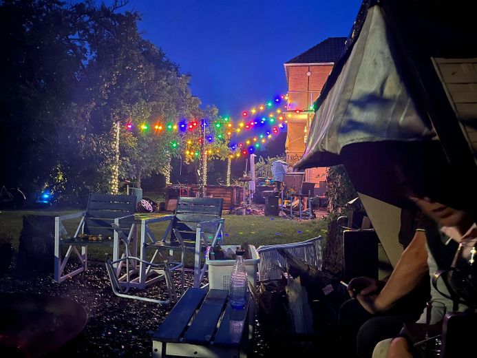 Ein Zuhause mit Geschichte, Stil und modernem Wohnkomfort*Provisionsfrei* – Blick von der Feuerstelle