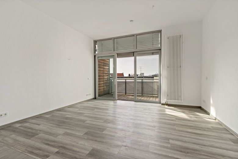Wohnen in der Altstadt
Großartige 3-Raumwohnung mit Balkon! – Wohnzimmer
