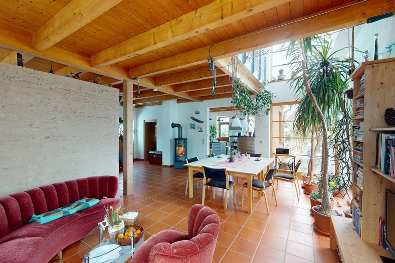 Ökologisch nachhaltiges Niedrigenergiehaus - gesund wohnen mit Lehm – Wohnbereich