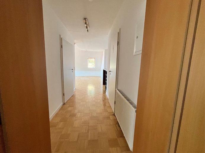Maisonette-Wohnung mit offener Galerie – Treten Sie ein....