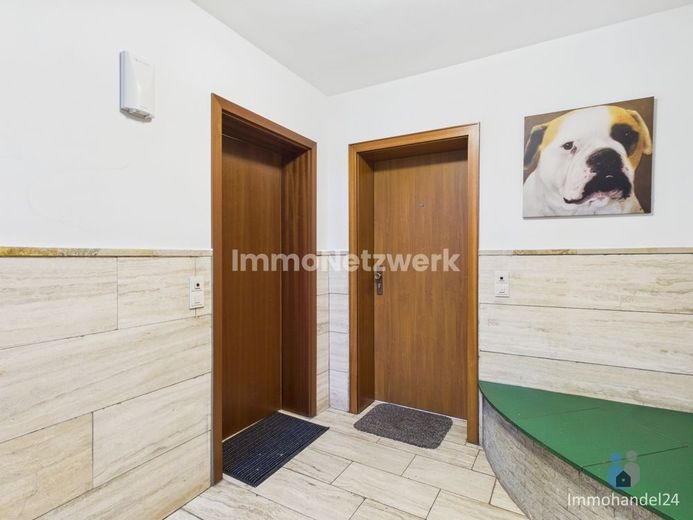 NEU***sanierte, leerstehende 4 Zimmer ETW mit Balkon und TG-Stellplatz***TOPPREIS – Wohnungseingang