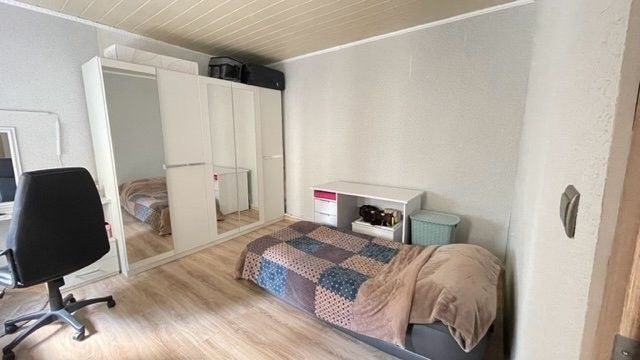 Zentralgelegene 4 Zimmer Wohnung – Schlafzimmer 2.jpg