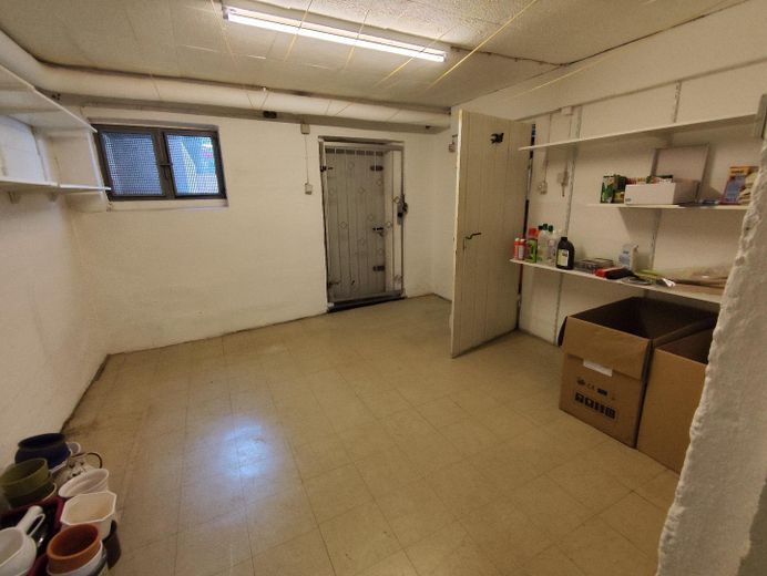 Dom lub połowa bliźniaka z pięknym i dużym ogrodem w bardzo spokojnej lokalizacji – Kellerraum 2 / Ausgang Garten