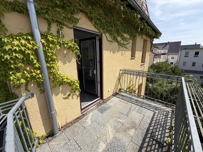 Esclusivo appartamento d’epoca di 146 m² completamente ristrutturato in posizione privilegiata a Göppingen–elegante, moderno, unico – Balkon