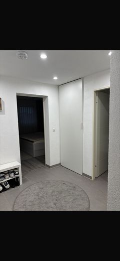 Reformada integralmente y moderna: apartamento de 2 habitaciones con cocina equipada y garaje propio en Gärtringen – Foto 15