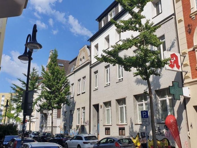 Herne-Mitte / près de la zone piétonne : 2 maisons avec 18 appartements, fraîchement rénovées, encore inoccupées – Foto 1