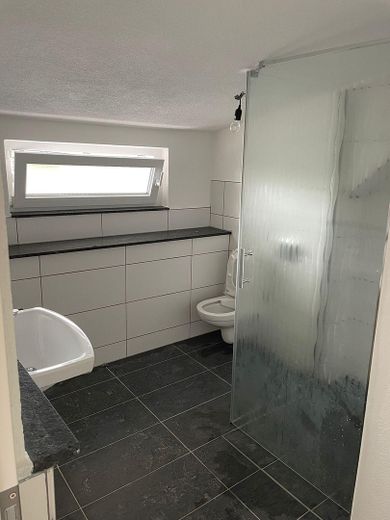 Attraktive 2,5-Zimmer-Dachgeschosswohnung in Walldürn – Bad