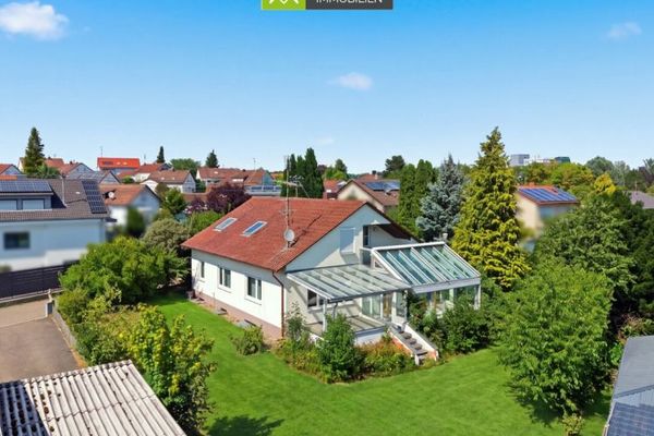 Großzügiges Familienheim mit Potenzial und sonnigem Wintergarten in Bad Schussenried