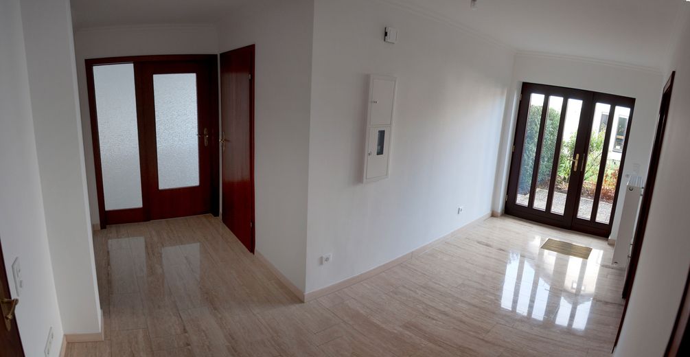 Luxuriöse 3-Zimmer Wohnung in Hoffnungsthal, edle Einbauküche mit Vollausstattung – Flur