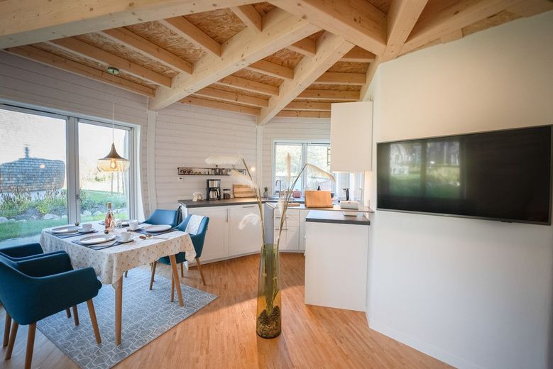 HORN IMMOBILIEN ++ Wustrow Kugelhaus am See - das "Kugellager" in hochwertiger ökologischer Bauweise – offene Räume