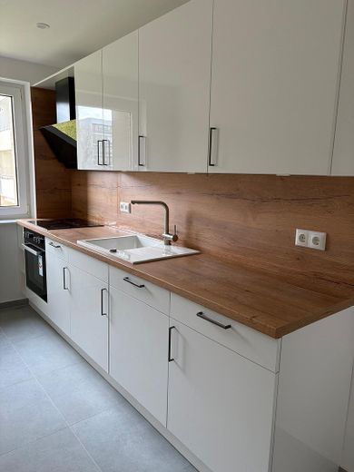 Neue, hochwertige EBK (Foto 1)