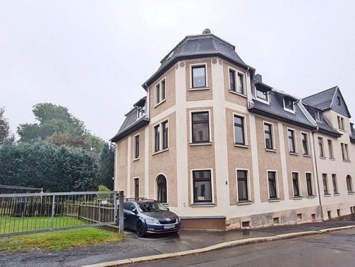 Saniertes und vermietetes Dreifamilienhaus in Randlage – Foto 1