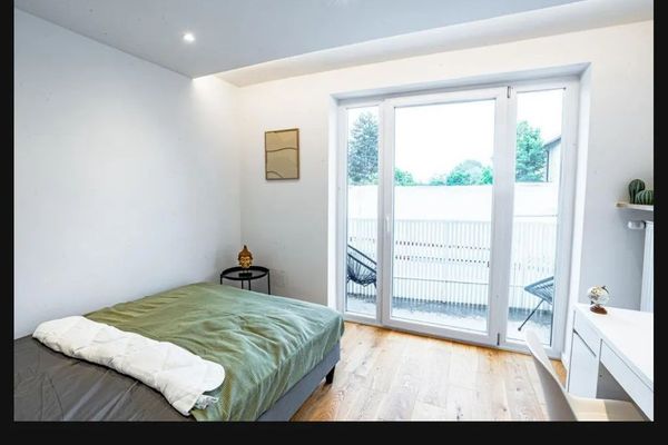 Perfect for 3 friends: Furnished apartment with balcony in Munich
