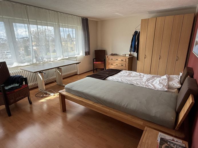 Przestronny dom jednorodzinny w topowej lokalizacji na sprzedaż od osoby prywatnej – Schlafzimmer 1