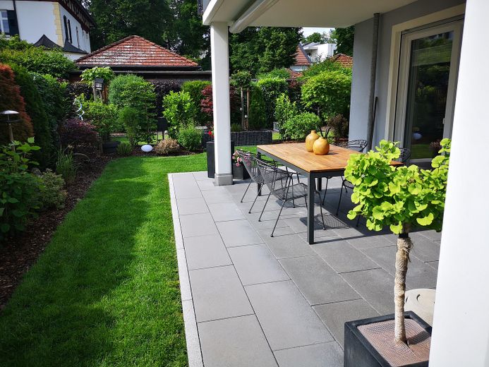 Großzügige Terrasse