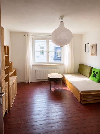 Helle 2 Zimmer-Wohnung für Singles, WG oder Pärchen – Wohnzimmer