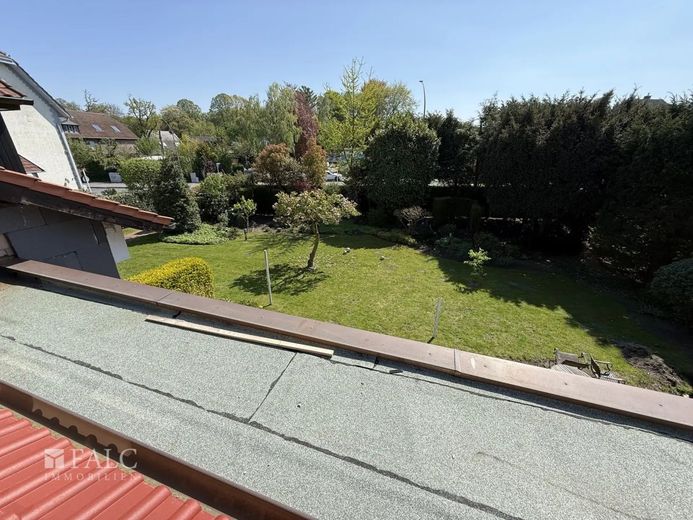 Großzügiges Zweifamilienhaus mit Einliegerhaus, 1.571 m² Grundstück – Garten Hinten