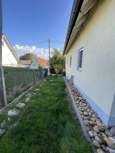Helle 4-ZKB-Maisonette mit Balkon & Garten – ruhig wohnen in Zusmarshausen-Wollbach - PROVISIONSFREI – Garten 1