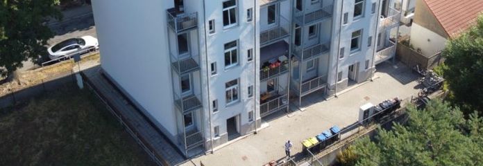 Spacious family apartment with 5 rooms, two bathrooms and two balconies in Mölkau