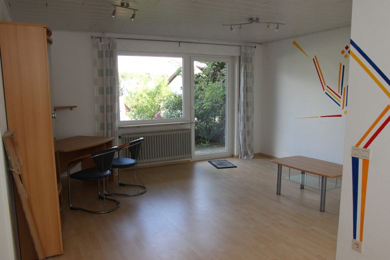 2-Zimmer-Wohnung in Grünwettersbach – Wohnzimmer