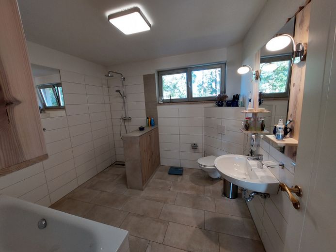 Einfamilienhaus im Umland von Berlin – Badezimmer