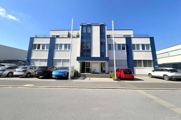 320 m² de bureaux à louer à Heusenstamm ** Sans commission **