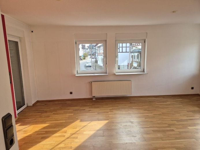 Schöne 3- ZKBB Wohnung (1.OG) mit 108 qm in Habichtswald OT Ehlen zu vermieten – Wohnzimmer