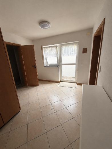Affascinante, spaziosa casa unifamiliare in posizione centrale a 65779 Kelkheim Münster – UG Zimmer 2.2