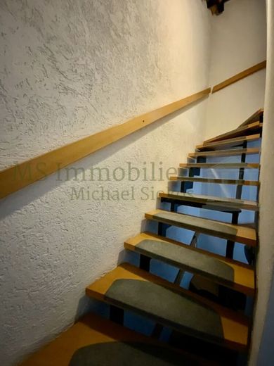 *** Charmantes Einfamilienhaus in Lampertheim-Neuschloß *** – Treppe OG