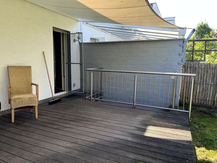 Terrasse mit Holzbelag