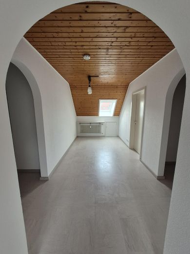 Esclusivo appartamento mansardato centrale di 3,5 locali con finiture interne di pregio, loggia e cucina componibile – Esszimmer