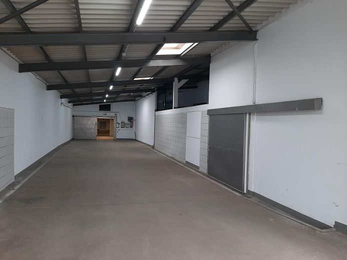 Halle 1