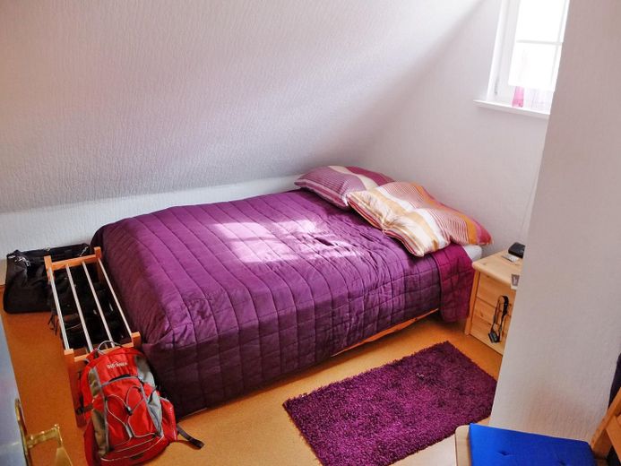 Attraktive & helle DG Wohnung - TOP LAGE in der Altstadt - Provisionsfrei – Schlafen