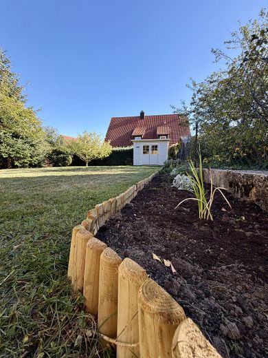 منزل شبه منفصل مُجدّد بحديقة – 100 م² مساحة سكنية، مرآب في تسيرندورف – Angelegte Gartenbeete