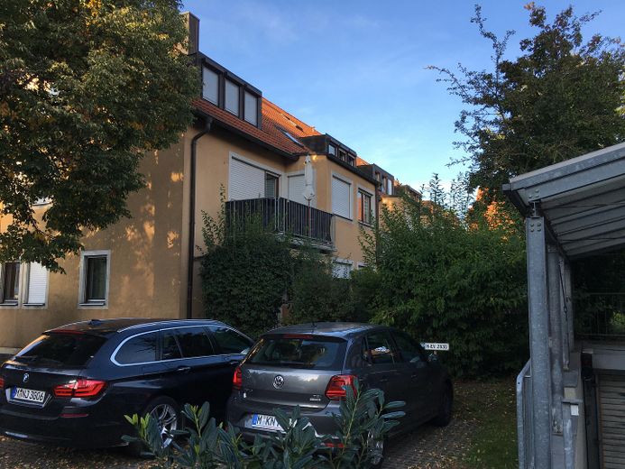 Nowoczesne, wymarzone 2,5-pokojowe mieszkanie galeryjne w M.-Untermenzing BEZ PROWIZJI – Aussenansicht  3. Dachgaube