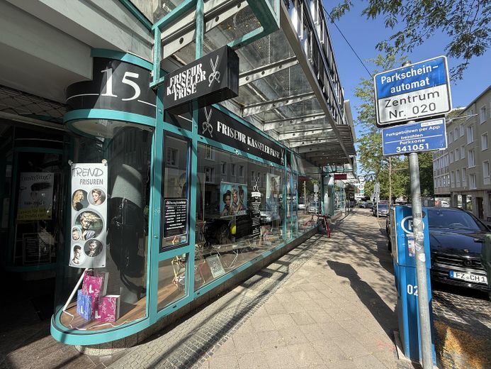 Ladengeschäfte im EG