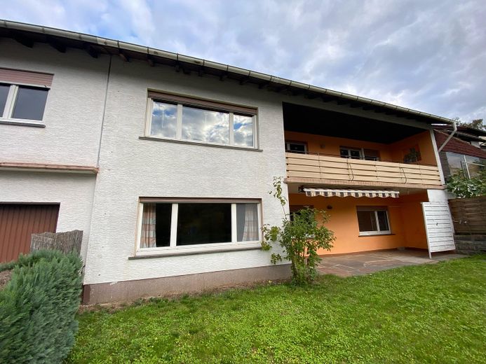 Mehrgenerationhaus (Zweifamilienhaus + 3. Wohnung im Anbau) mit 2 Garagen – फोटो 3