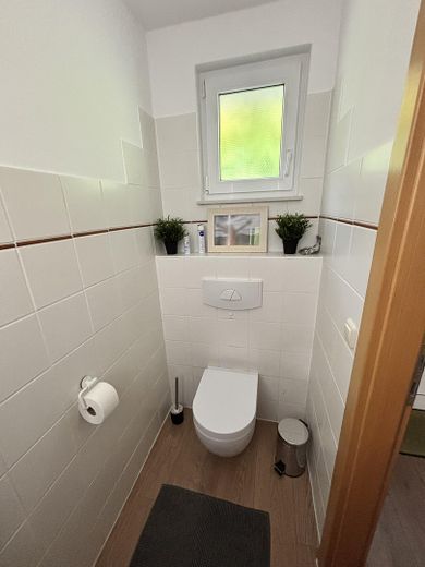 Ein Reihenhaus in Bensheim mit Platz für die ganze Familie – EG Gästetoilette