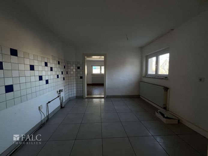 Großes Einfamilienhaus mit 634 m² Grundstück, Garage und viel Potenzial – Küche