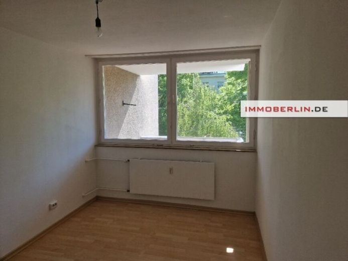 IMMOBERLIN.DE - Attraktive Wohnung mit Loggia & Pkw-Stellplatz in Lankwitz – Foto 1