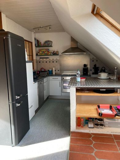 Ruim 3,5-kamerappartement met balkon, tuin en parkeerplaats – Foto 12