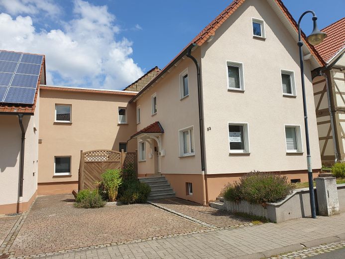 Detached house with development potential (no broker) – Hofansicht