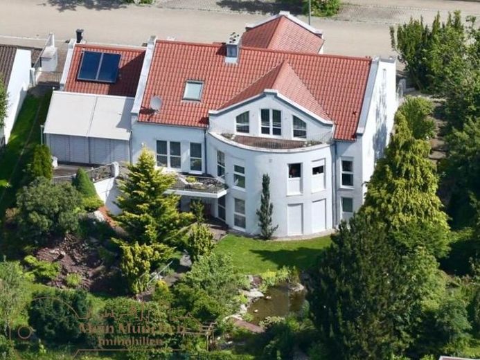 *Bez prowizji od kupującego*: Ekskluzywna willa z oddzielnym mieszkaniem dodatkowym – Zdjęcie 1