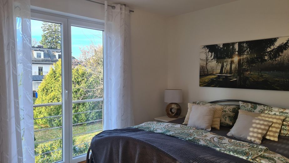 VON PRIVAT UND PROVISIONFREI: Reiheneckhaus in Großhadern im Blumenviertel – Bild-07-Zimmer-OG-Südseite