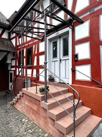Wohnhaus mit Bauernhof – Eingang