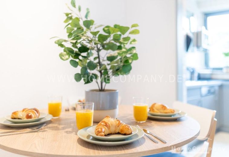 **Helle, großzügige und frisch renovierte 2,5 Zimmer Wohnung mit Balkon** – c45aa7682ac10e4b213a886cb52482480d705046.jpg